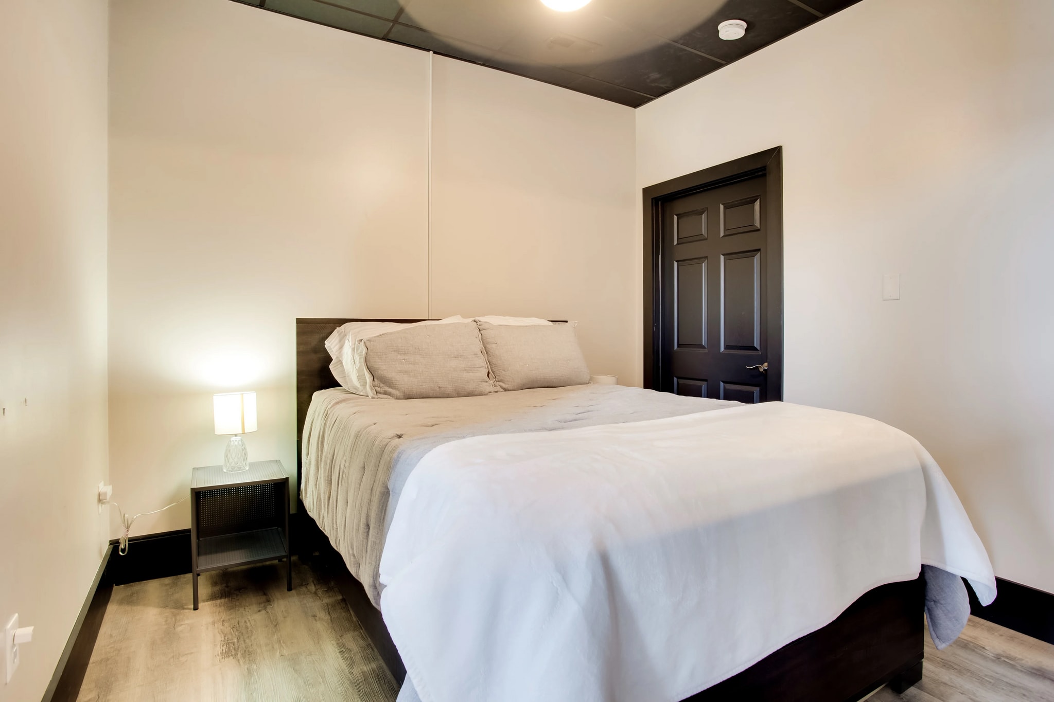 Building Photo - 130 N 5th St