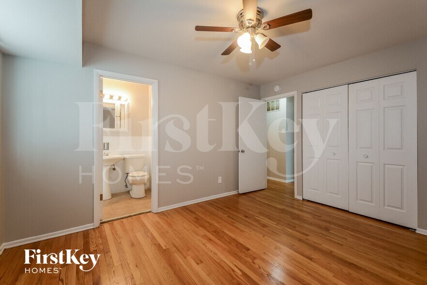 Building Photo - 1432 Glenmeade Dr