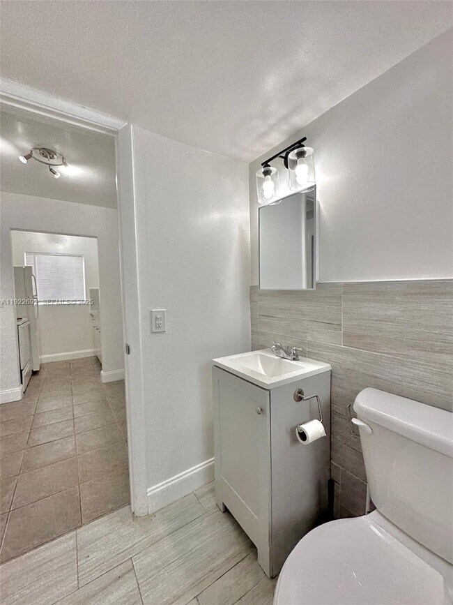 Building Photo - 10 NW 77th St