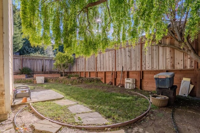 Building Photo - 350 6th St