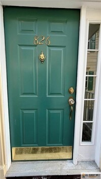 Building Photo - 826 Magnolia Ln