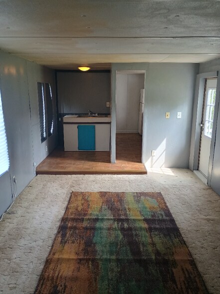 Building Photo - 118 NW Deer Run Gln