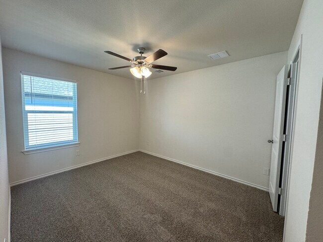 Building Photo - BRAND NEW 4-Bedroom Home in Lindale!