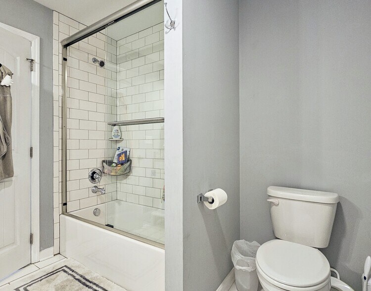 Building Photo - 634 Brentwood Dr