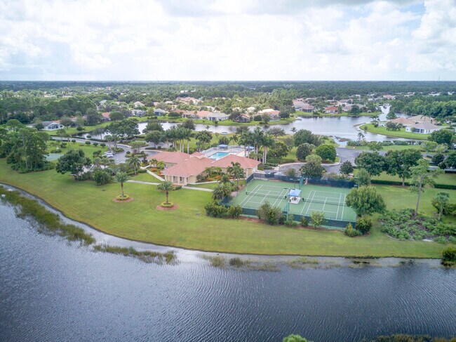 Building Photo - 726 SW Aruba Bay