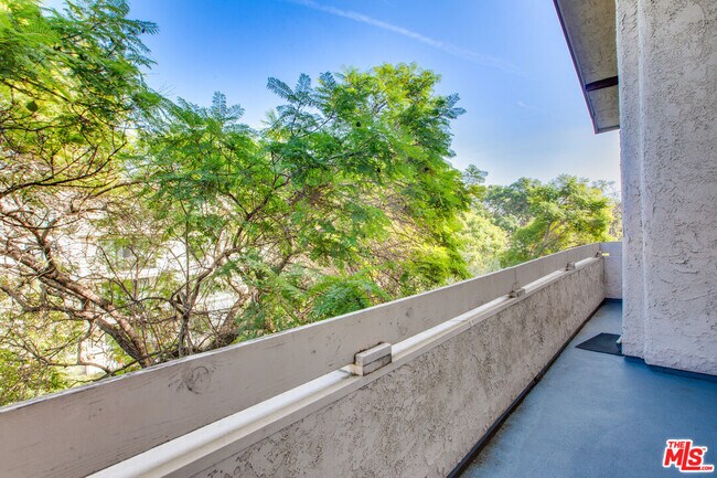Building Photo - 1531 Camden Ave