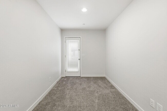 Building Photo - 1250 Abbey Ln