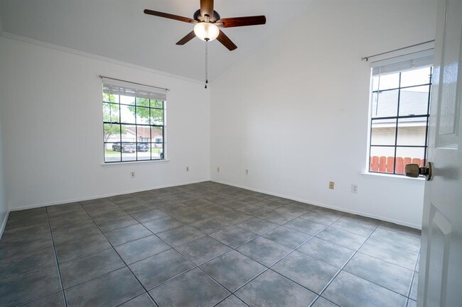 Building Photo - 1601 Primrose Trail