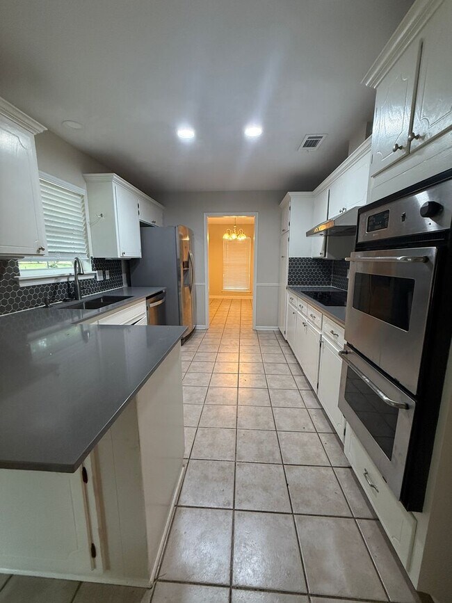 Building Photo - Available now! This one of a kind Rental i...