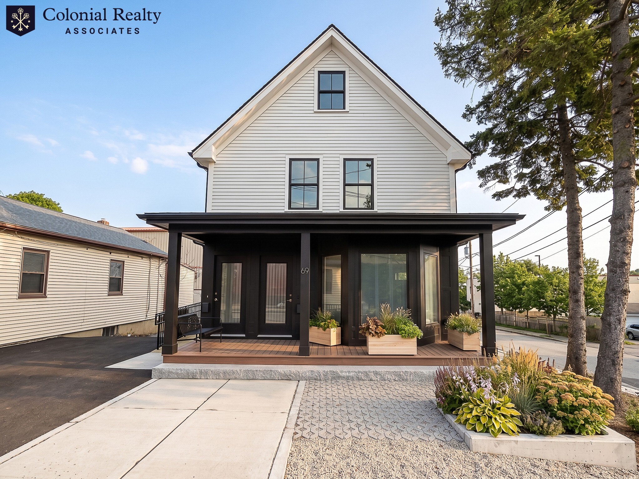 Building Photo - 69 Elm St