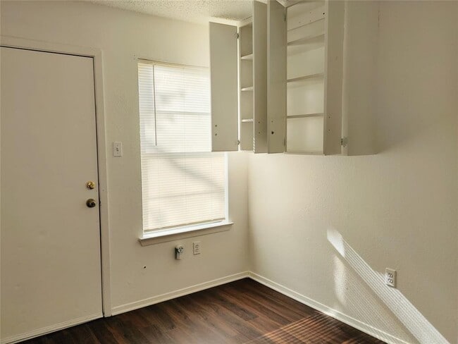 Building Photo - 4222 Bernice St