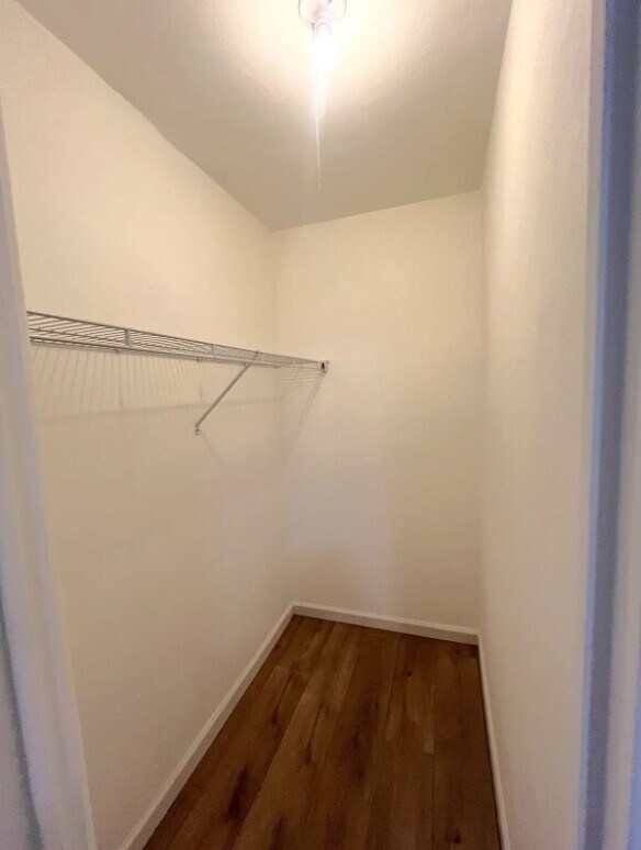 Building Photo - 4774 Kings Dr