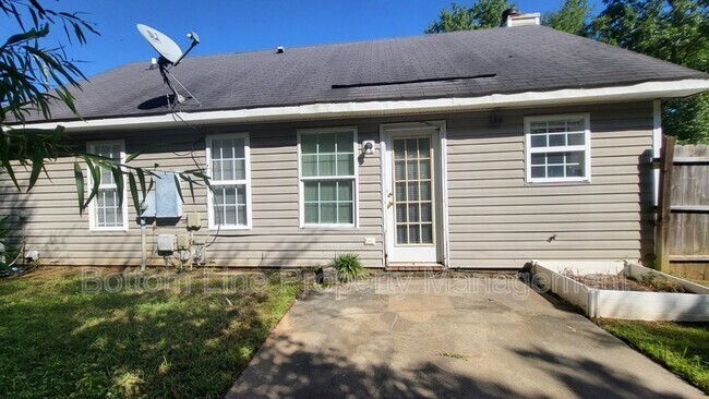 Building Photo - 3521 Atlas Dr