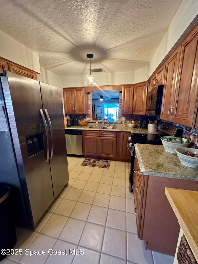 Building Photo - 53 Anchor Dr