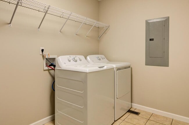 Building Photo - 15 Sand Hill School Rd