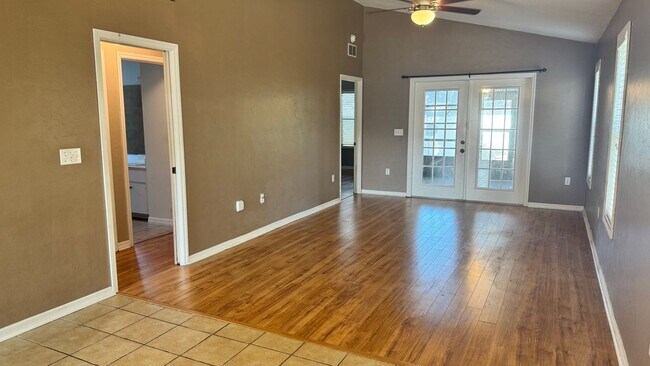Building Photo - 2122 NE 39th Ave