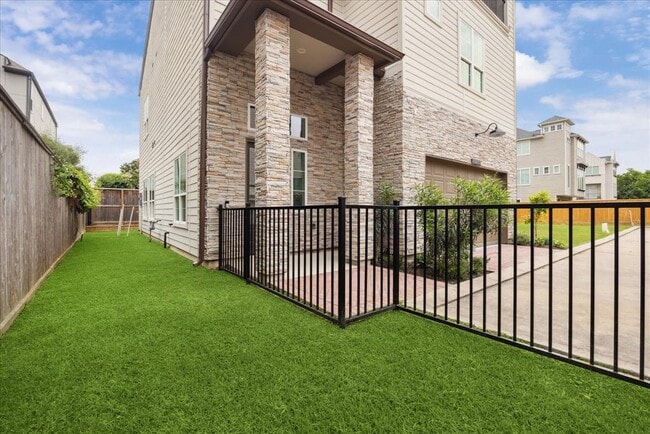 Building Photo - 10935 Brookeshire Chase Ln