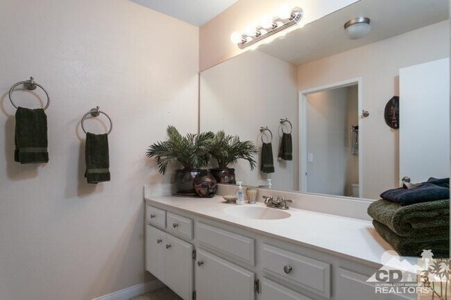 Building Photo - 72384 Ridgecrest Ln