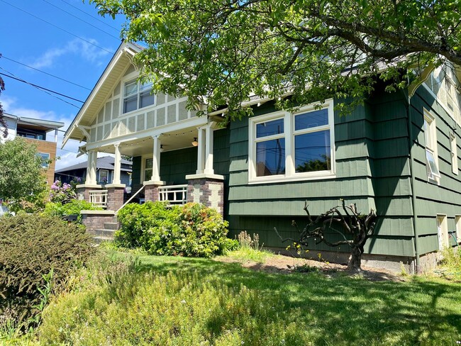 Building Photo - Phinney Ridge/Fremont House/Duplex