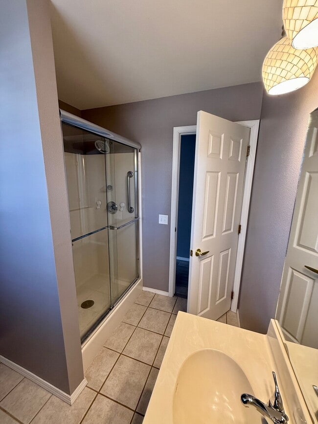 Building Photo - Charming 2-Bedroom in Bella Vista with Large Fenced Backyard!