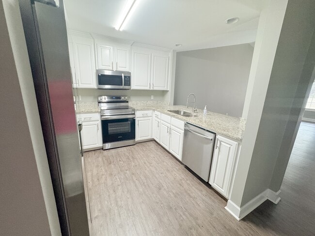 Building Photo - 1675 Jordon Ave