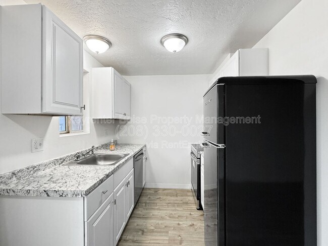 Building Photo - 4813 W Targee St