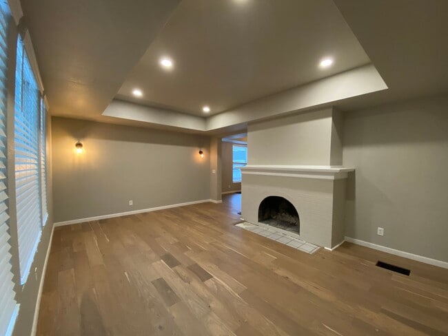 Building Photo - Beautifully Updated South Hill Home in Spo...