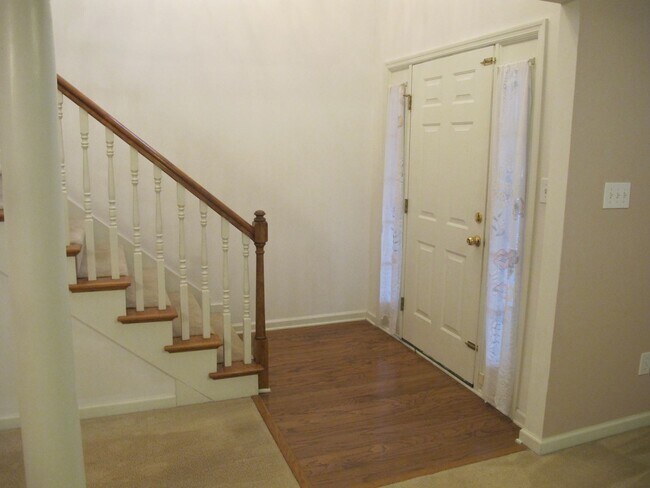 Building Photo - Spacious home in nice Evans neighborhood  ...