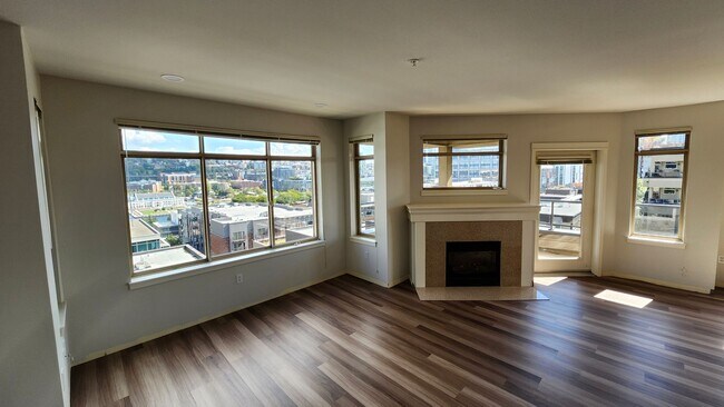 Building Photo - Lake Union View Condo 2 bed Avail 10/1
