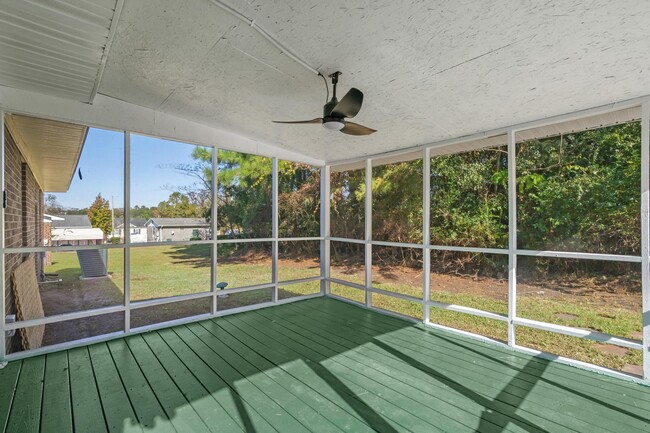 Building Photo - 1114 Temple St