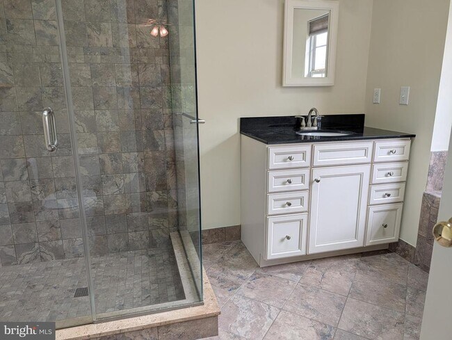 Building Photo - 123 Shoal Creek Dr