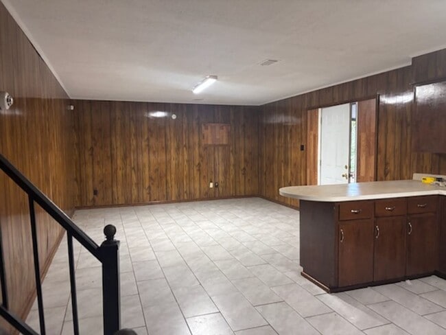 Building Photo - 5448 Keele St