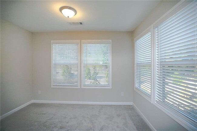 Building Photo - 648 Lansing Grove Way