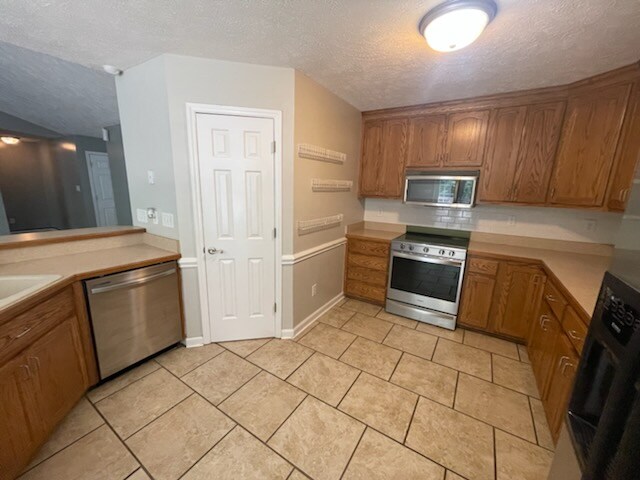 Building Photo - 7309 Scenic View Dr