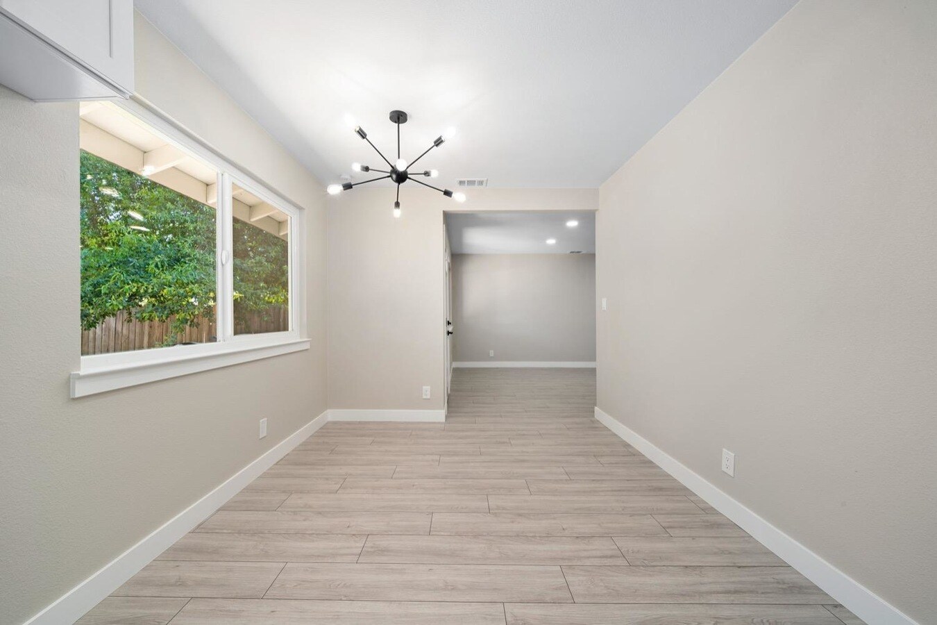Building Photo - 3944 Apple Blossom Way
