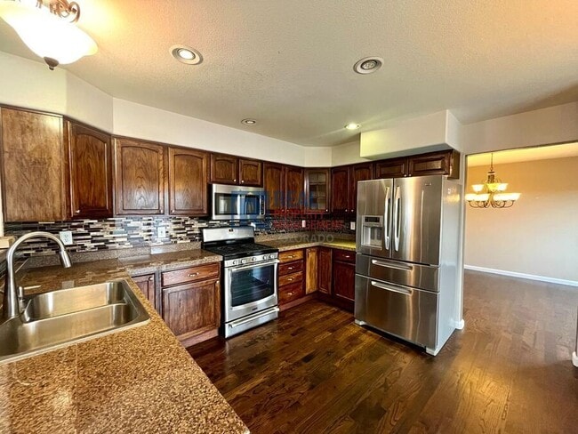 Building Photo - 7030 Highcroft Dr