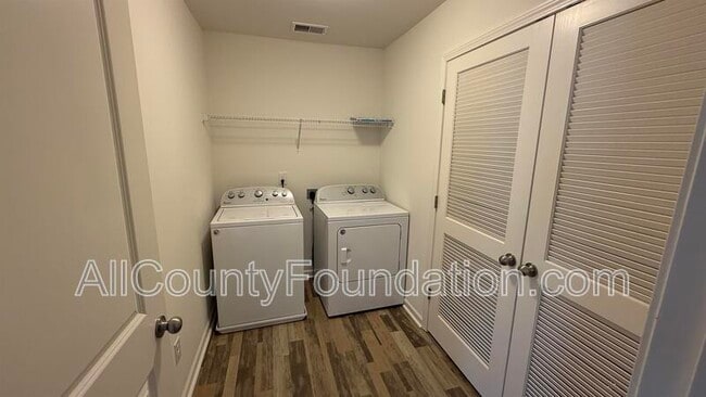 Building Photo - 340 Dunlin Dr