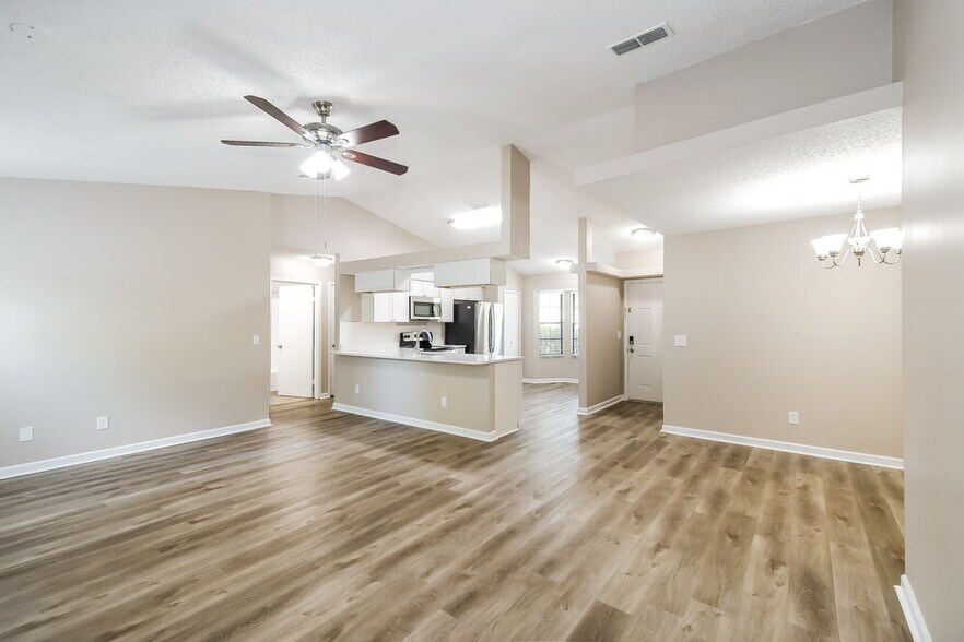 Building Photo - 3188 Chads Ct
