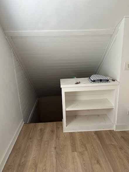 Building Photo - 26 Alex St