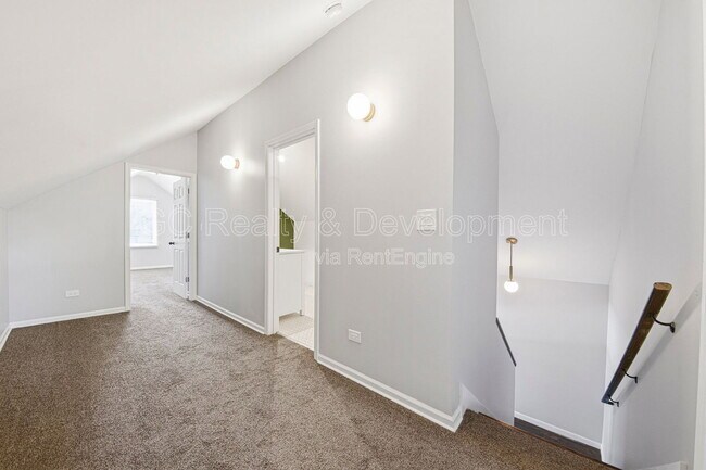 Building Photo - 2036 S 1st Ave