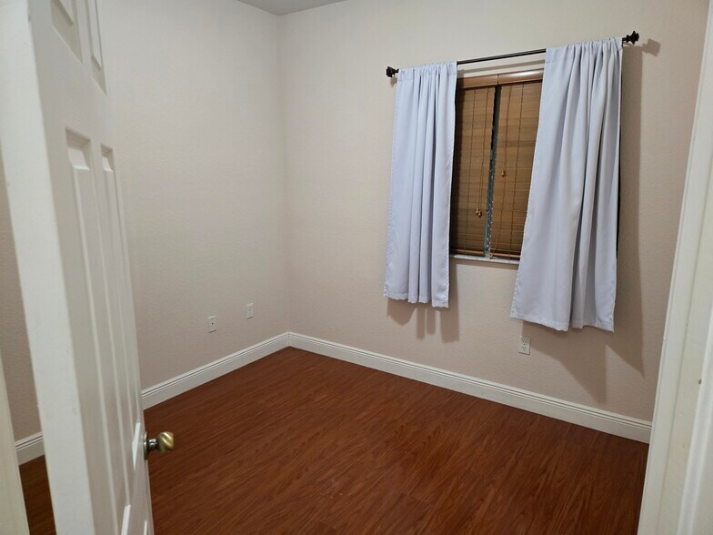 Building Photo - 14522 SW 29th Ter