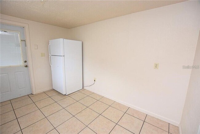 Building Photo - 1311 Standish Dr