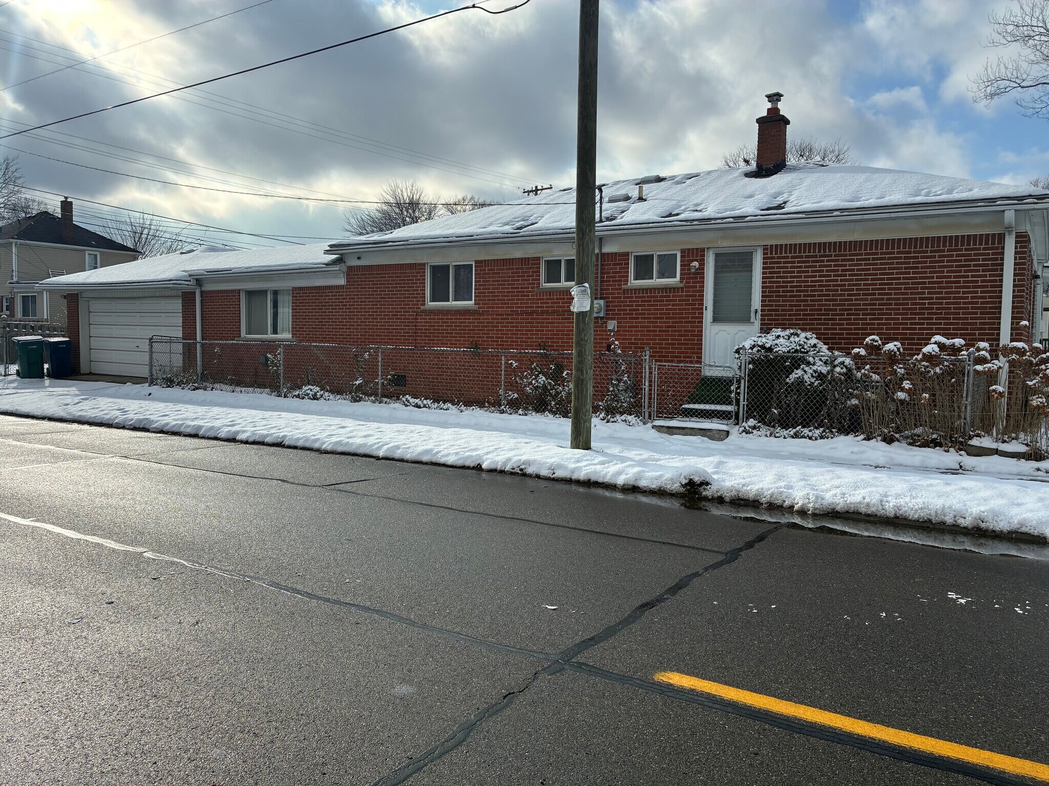 Building Photo - 1353 Stewart Ave