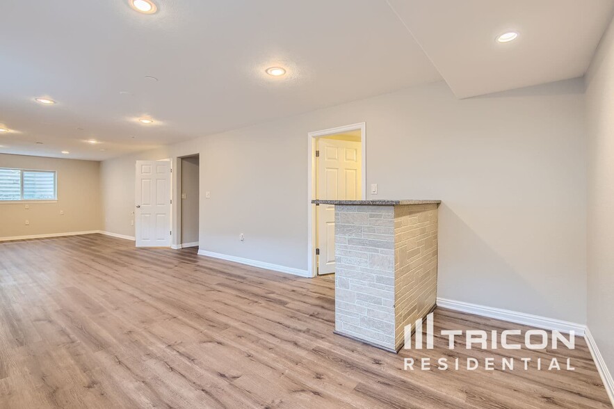 Building Photo - 4917 W Berry Creek Dr