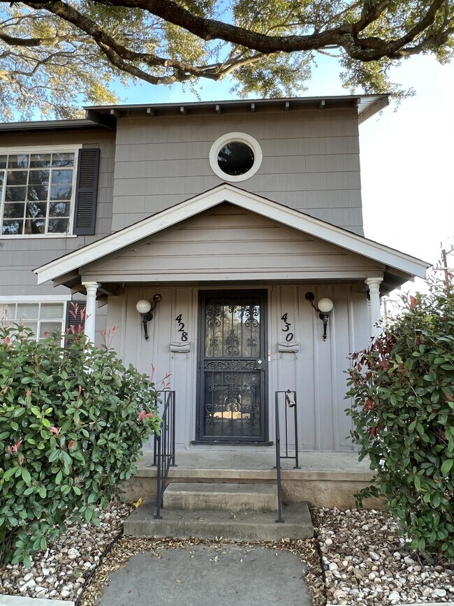 Building Photo - 430 Bryn Mawr Dr
