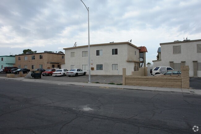 Building Photo - 2209 Exeter Dr