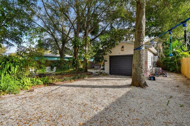 Building Photo - 145 24th Ave SE