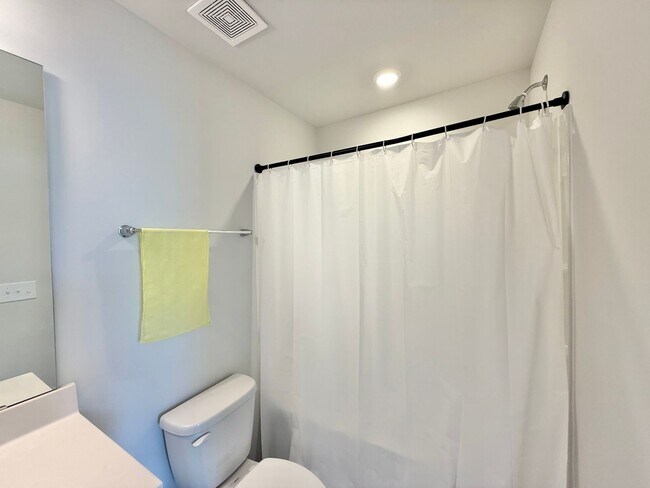 Building Photo - Gorgeous 3BD, 3.5BA Apex Townhome with 1-Car Garage in an HOA Community