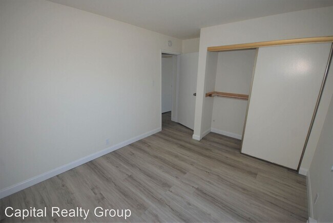 Building Photo - 1111 Mission Rd