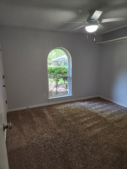 Building Photo - 2320 Kidwell Cir